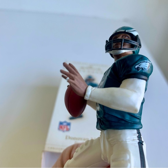 Hallmark Keepsake‎ NFL Football Legend Donovan McNabb 2006 ornament. - Picture 9 of 12